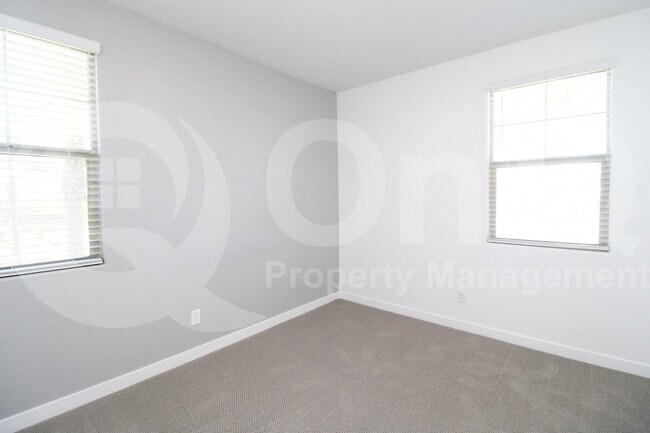 Building Photo - 9928 E Tahoe Ave