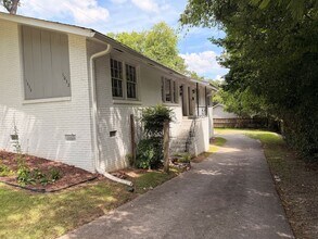 Building Photo - Duplex in Earlwood!