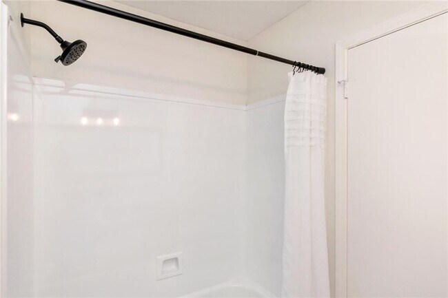 Building Photo - 1117 Pinemont Dr