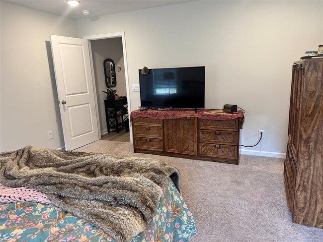 Building Photo - 424 Kohn Dr