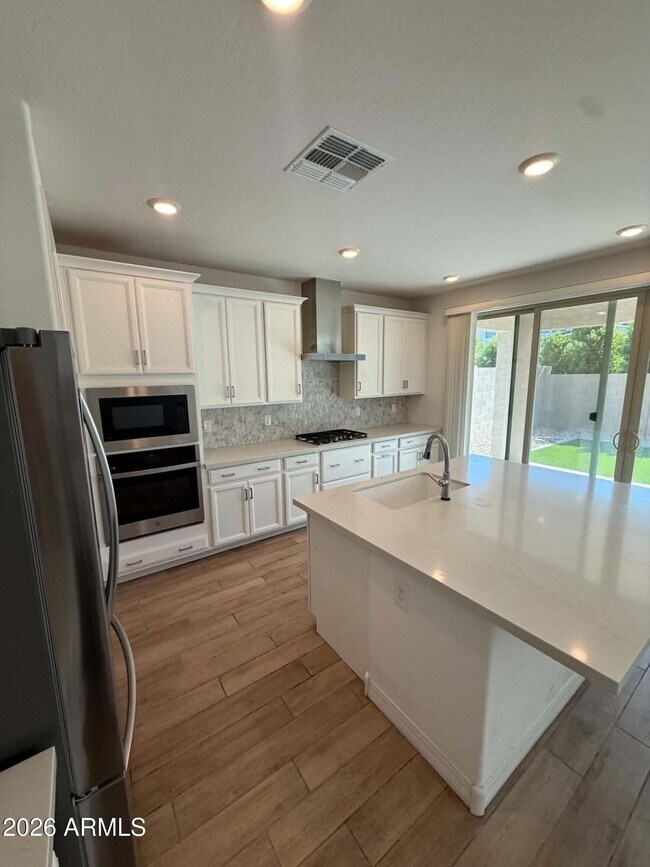 Building Photo - 5731 S Labelle