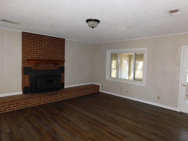 Building Photo - 1760 Northfield Dr