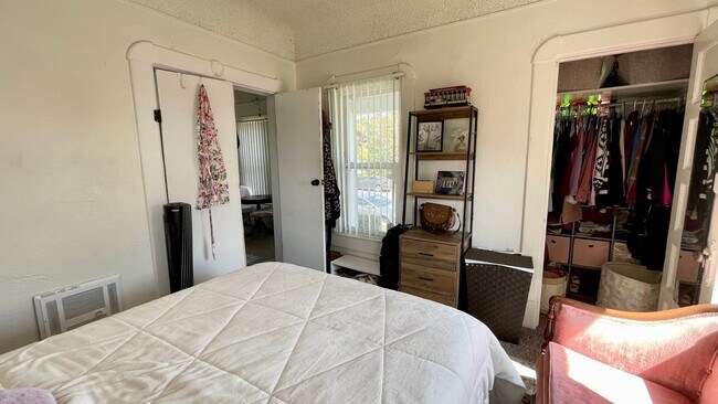 Building Photo - 1-Bedroom Apartment in Historic Albert Hou...