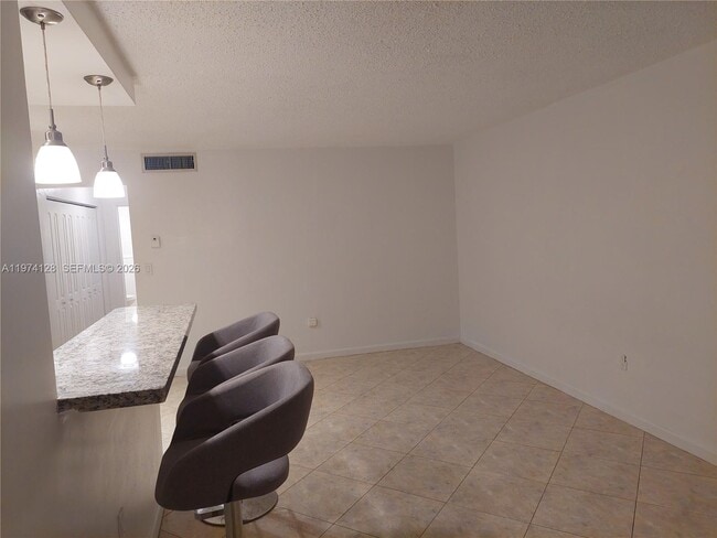 Building Photo - 714 NE 10th St