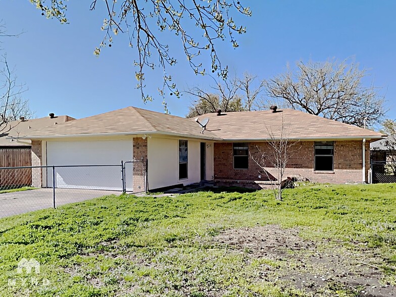 Building Photo - 405 Stoneybrook Dr