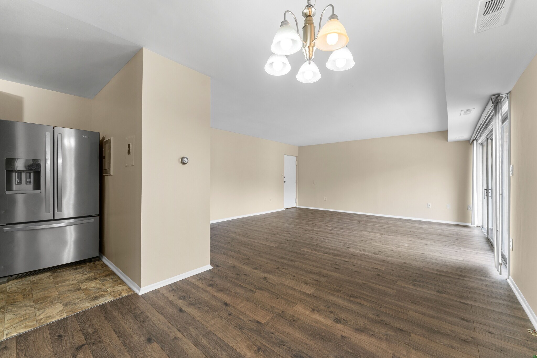 Building Photo - 5500 Karen Elaine Dr