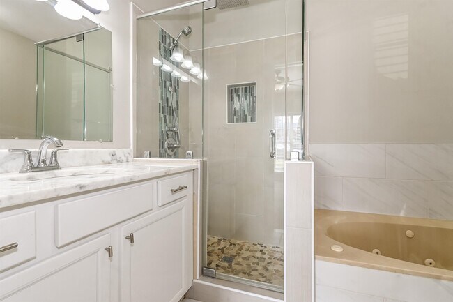 Building Photo - 5535 Liberty Ridge Cove