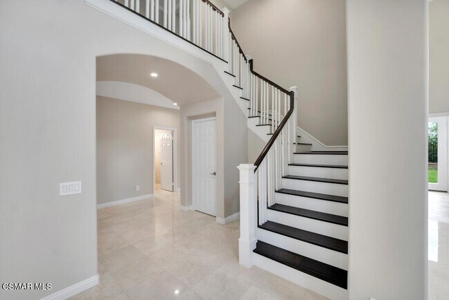 Building Photo - 6320 Ballantine Pl