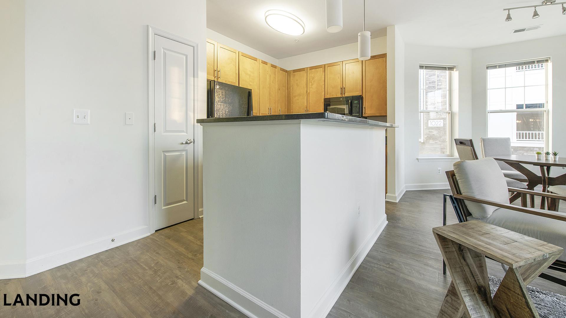 Building Photo - 909 Mansion Dr