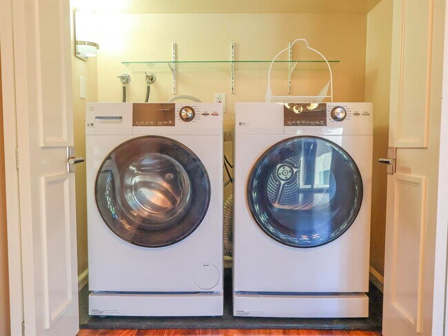 Building Photo - 1484 Carnot Dr