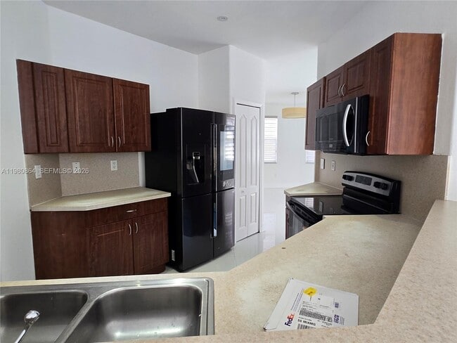 Building Photo - 8402 NW 114th Path