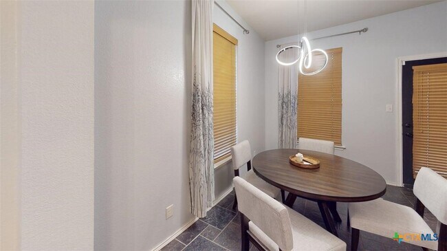 Building Photo - 6705 Rosita Oak Dr