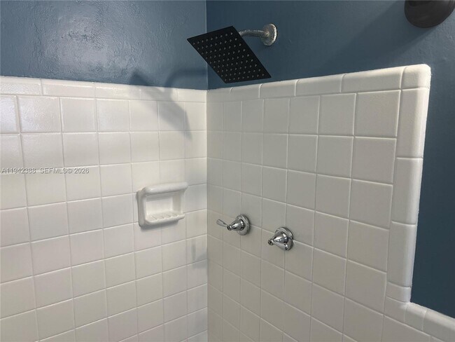 Building Photo - 8801 SW 42nd St