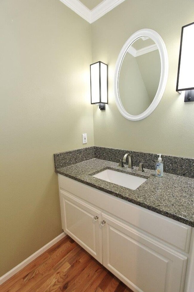 Building Photo - Elegant Home in Hobble Creek!