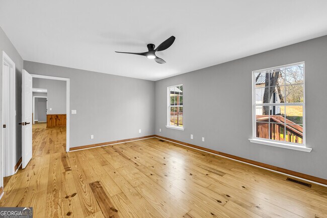 Building Photo - 106 Degrandis Ln NE