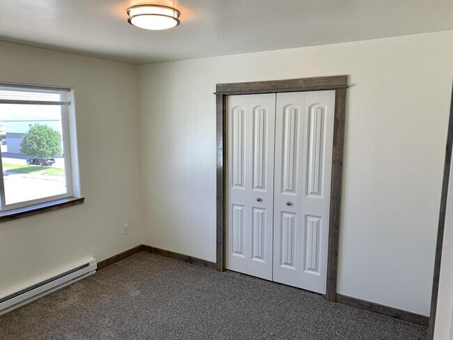 Building Photo - 810 Gibbon St