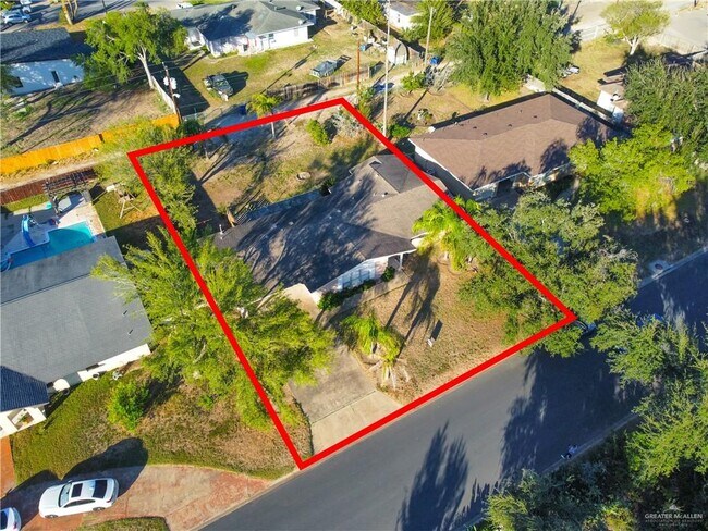 Building Photo - 21 E Walnut Ave