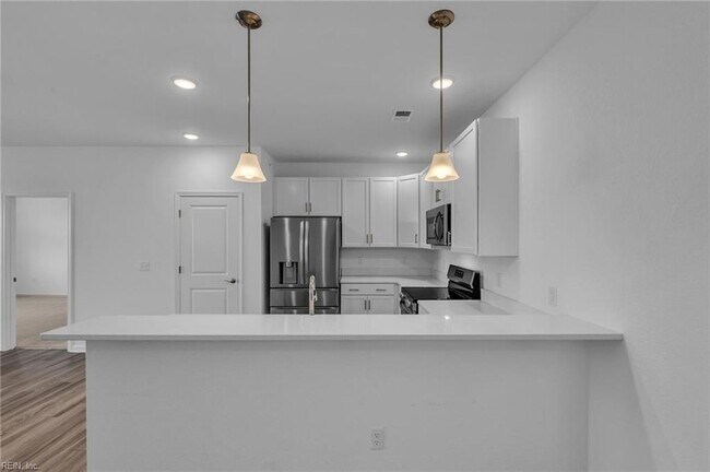 Building Photo - 1732 Dromolin Dr