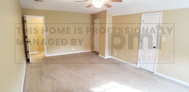 Building Photo - 3416 Bradfield Dr