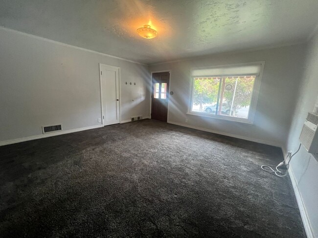 Building Photo - Wonderful Home in Spanish Fork, UT All utilities included