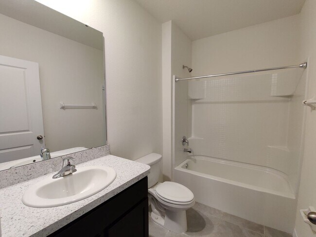 Building Photo - 8851 Bower Bass Cir