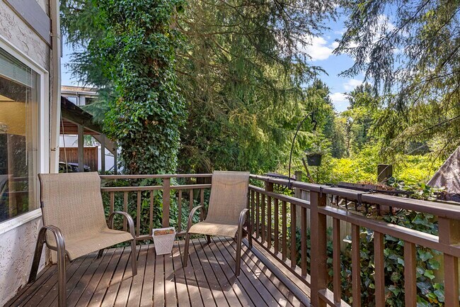 Building Photo - 1414 NE 151st St