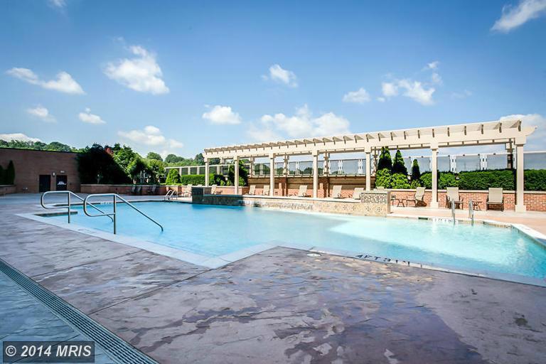 Building Photo - 2451 Midtown Ave