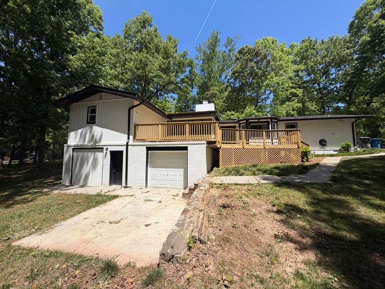 Building Photo - Room in House on Heritage Hills Cir