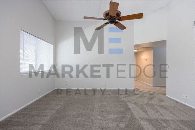 Building Photo - 3Bed/2Bath House at 7th/101! JOIN THE WAIT...