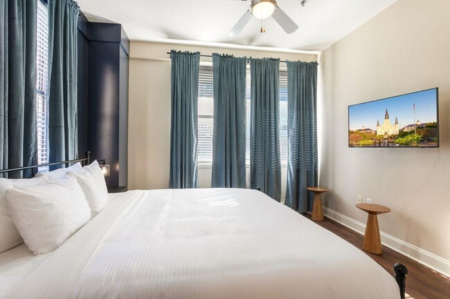 Building Photo - 925 Common St