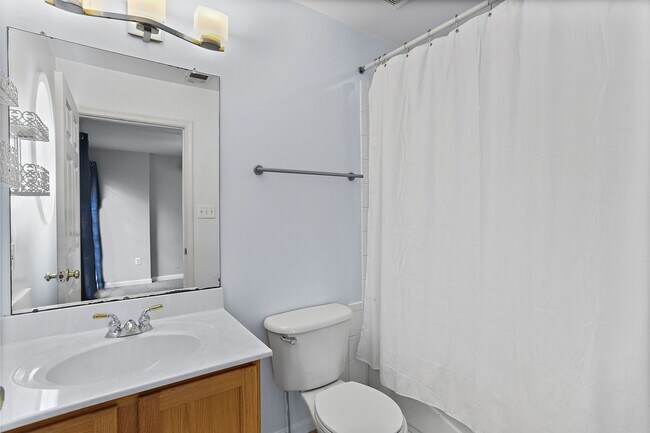 Building Photo - 570 Eisenhower Dr