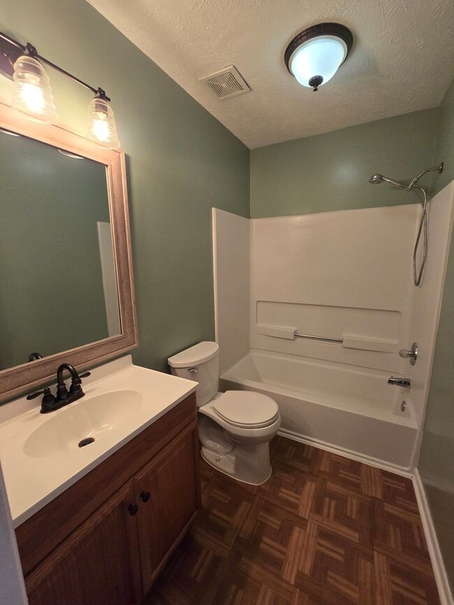 Building Photo - 1018-4 Brookhollow Dr - Stewarts Creek