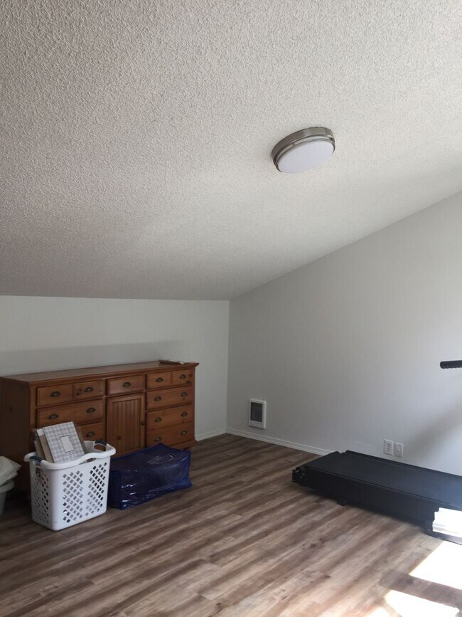 Building Photo - 11744 SW Boones Bend Dr