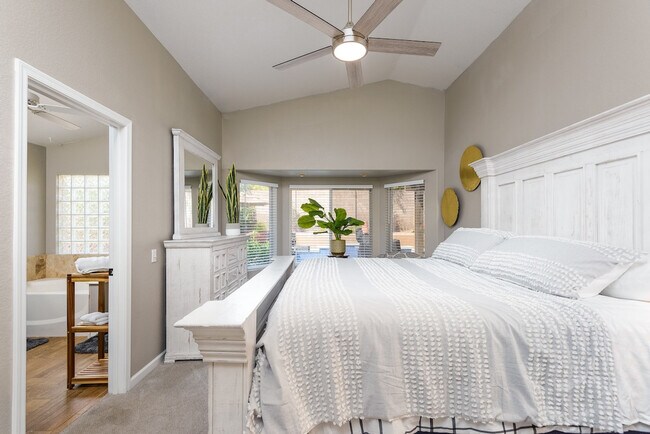 Building Photo - 7254 E Camino Del Monte