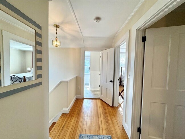 Building Photo - 8 Morton Ave