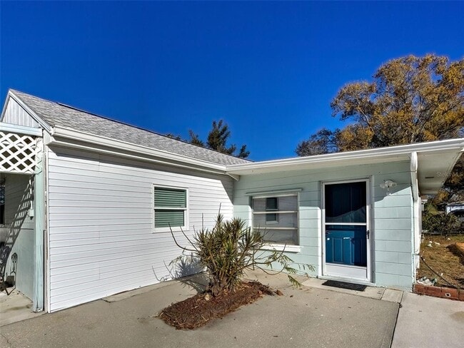 Building Photo - 313 Jessica St N