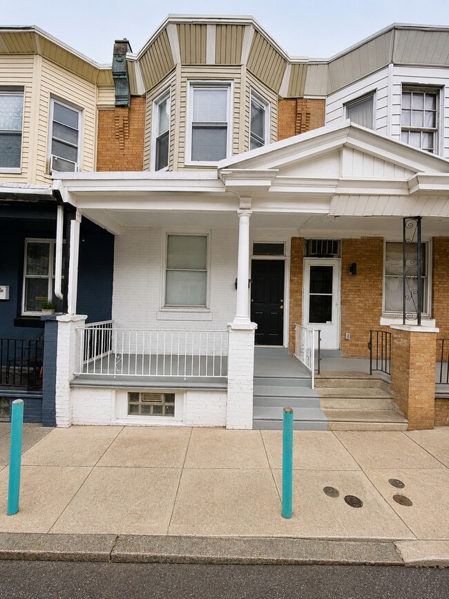 Building Photo - 828 E Cornwall St