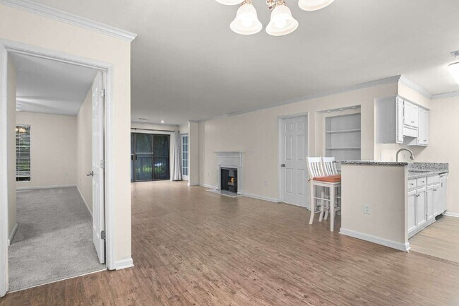 Building Photo - 3115 Pine Heights Dr NE