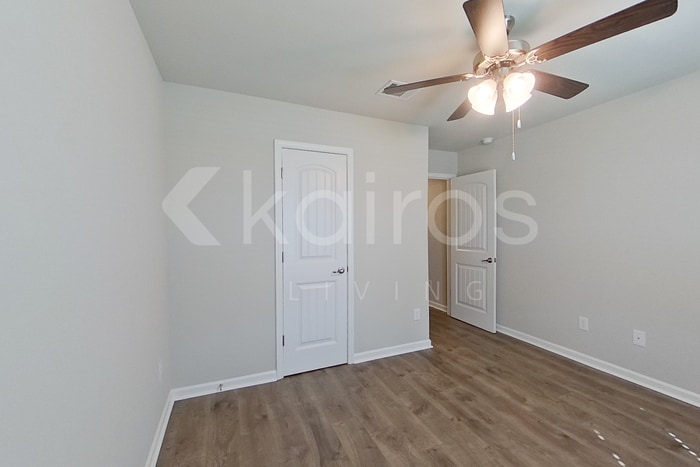 Building Photo - 204 Yardley Ct