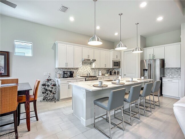 Building Photo - 2126 Yellowfin Cir
