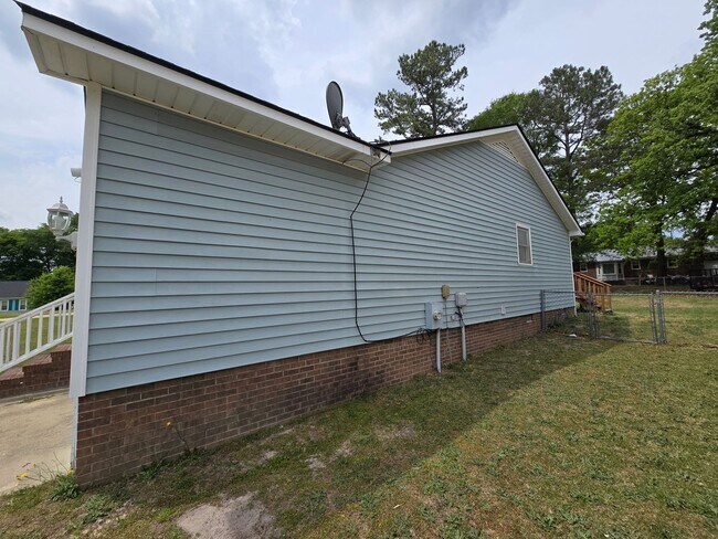 Building Photo - 6520 Applewhite Rd