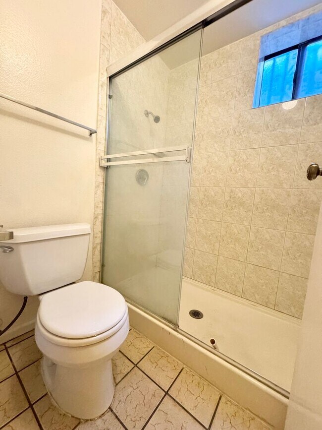 Building Photo - *** Charming 4 bed 3.5 bath Alhambra Townhome ***