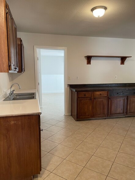 Building Photo - 1628 Sacramento