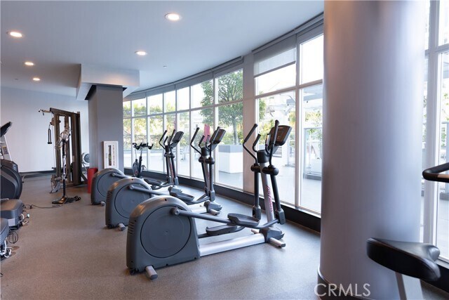 Building Photo - 400 W Ocean Blvd