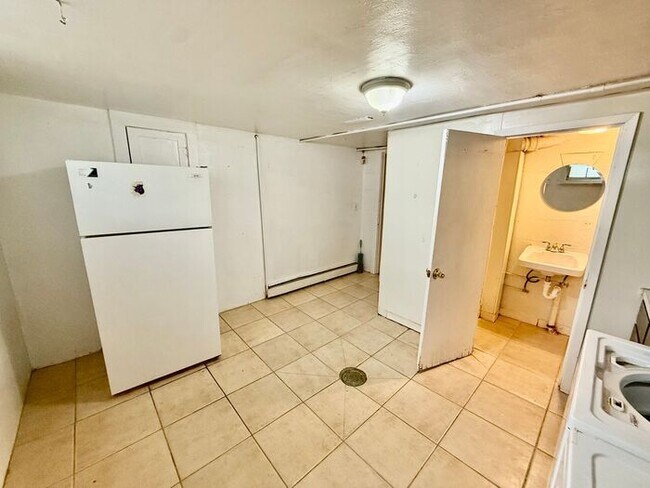 Building Photo - 1/2 Off First Months Rent! 3 Bed + 2 bonus rooms in basement, 2 Bath Home NEAR CSU! Flexible leas...