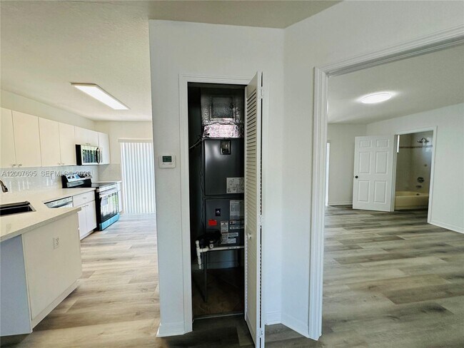 Building Photo - 5705 NW 109th Ave