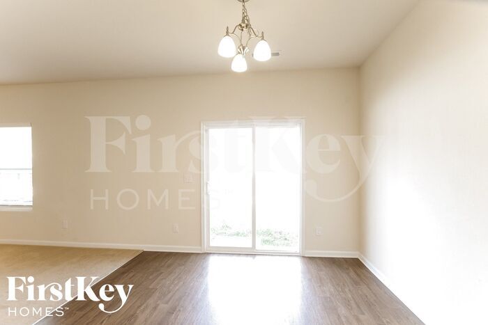 Building Photo - 9537 Weikert Rd