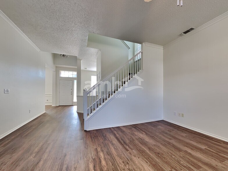 Building Photo - 601 Ridgemont Dr