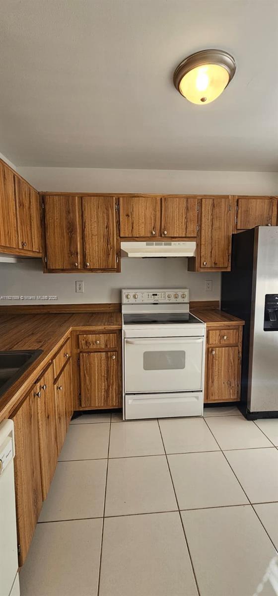 Building Photo - 3221 W Meadows Cir