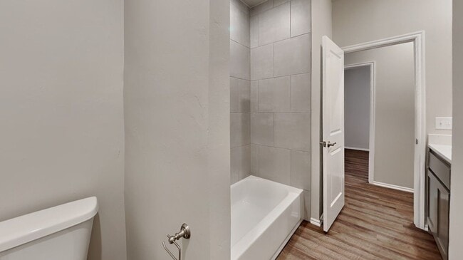 Building Photo - Luxury 3 Bedroom 2 Bathroom Townhome with 2 Car Garage in Piedmont Schools- Neighborhood Park/Bas...